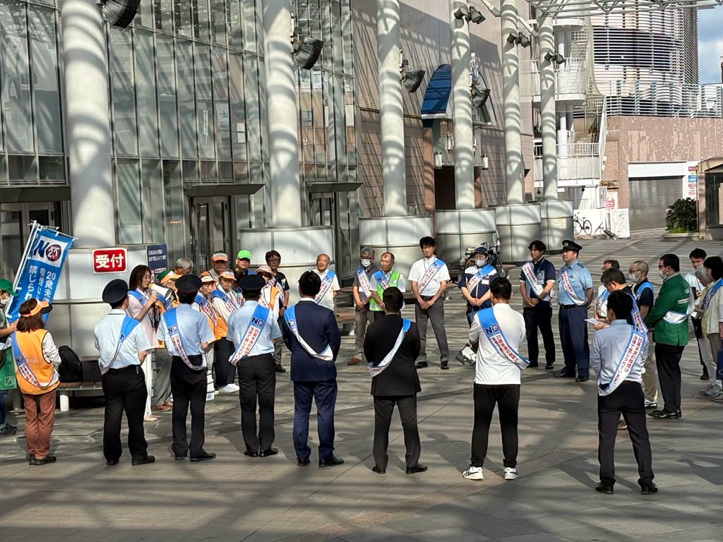 土浦駅で20歳未満の喫煙防止を呼びかけました!page-visual 土浦駅で20歳未満の喫煙防止を呼びかけました!ビジュアル